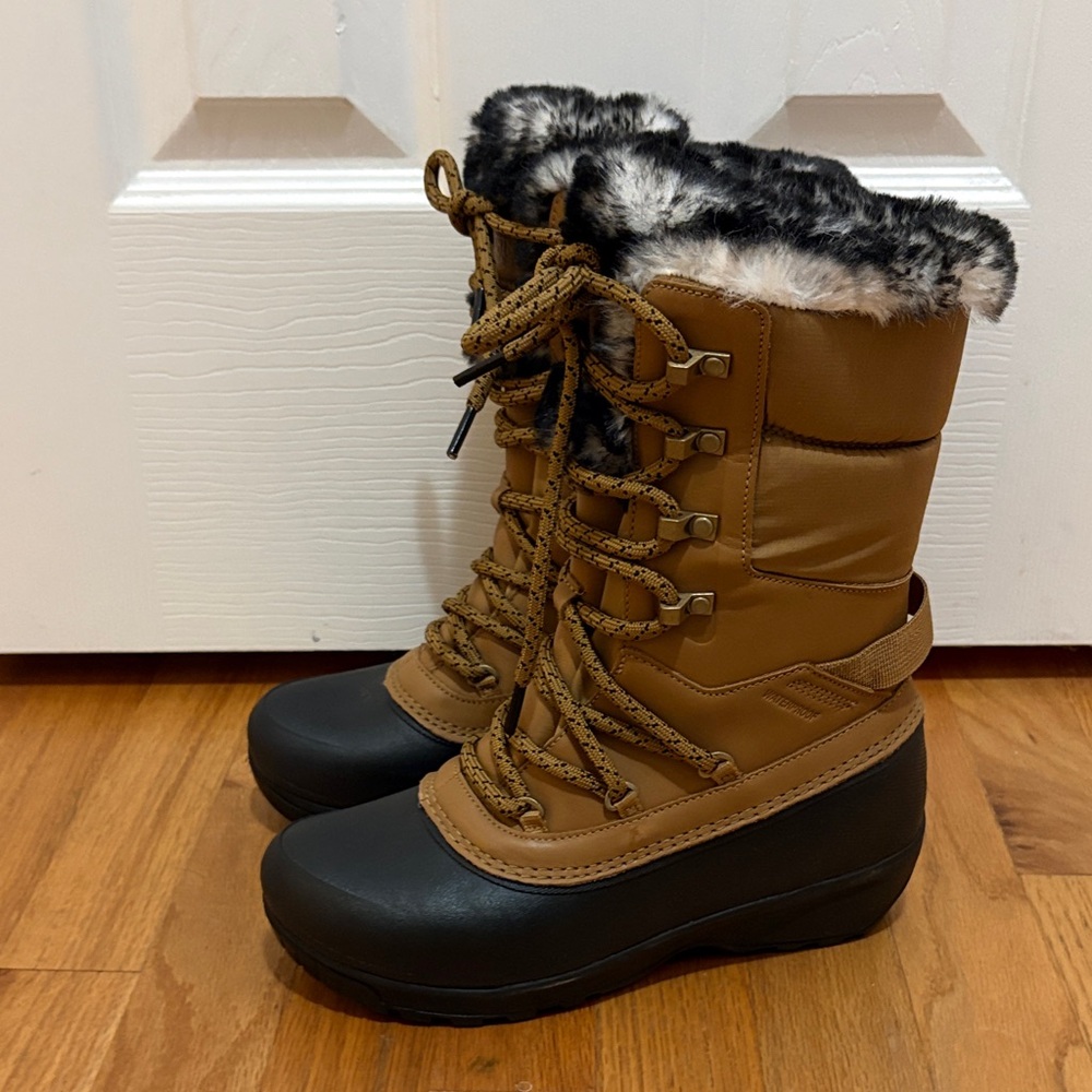 The north face Women's Brown and Black snow Boots